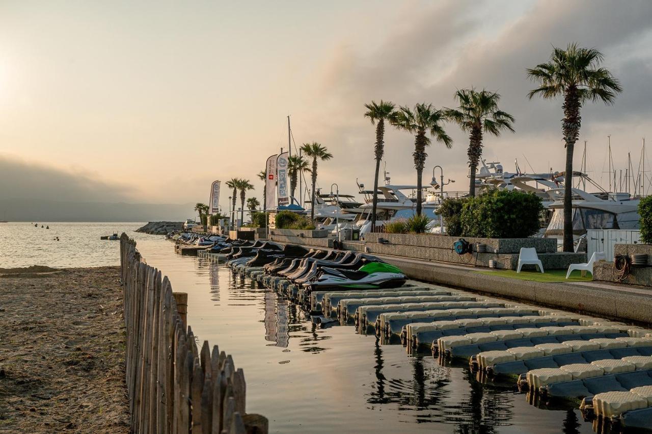 كافالير سور مير Hotel La Menado المظهر الخارجي الصورة